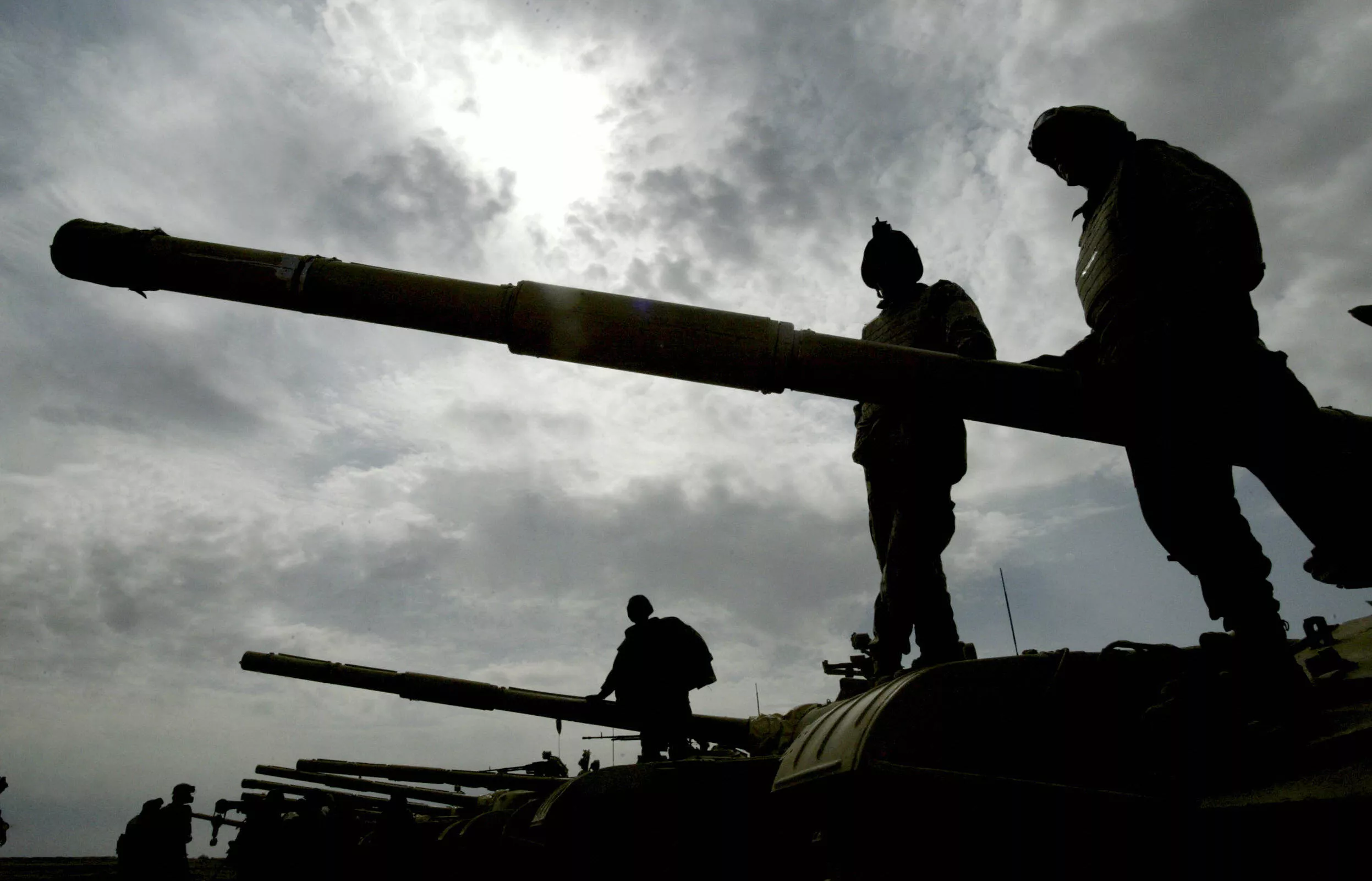 Scott Kelly and Ex-Soldier Explain How To 'Sabotage' Russian Tanks - Vimarsana News