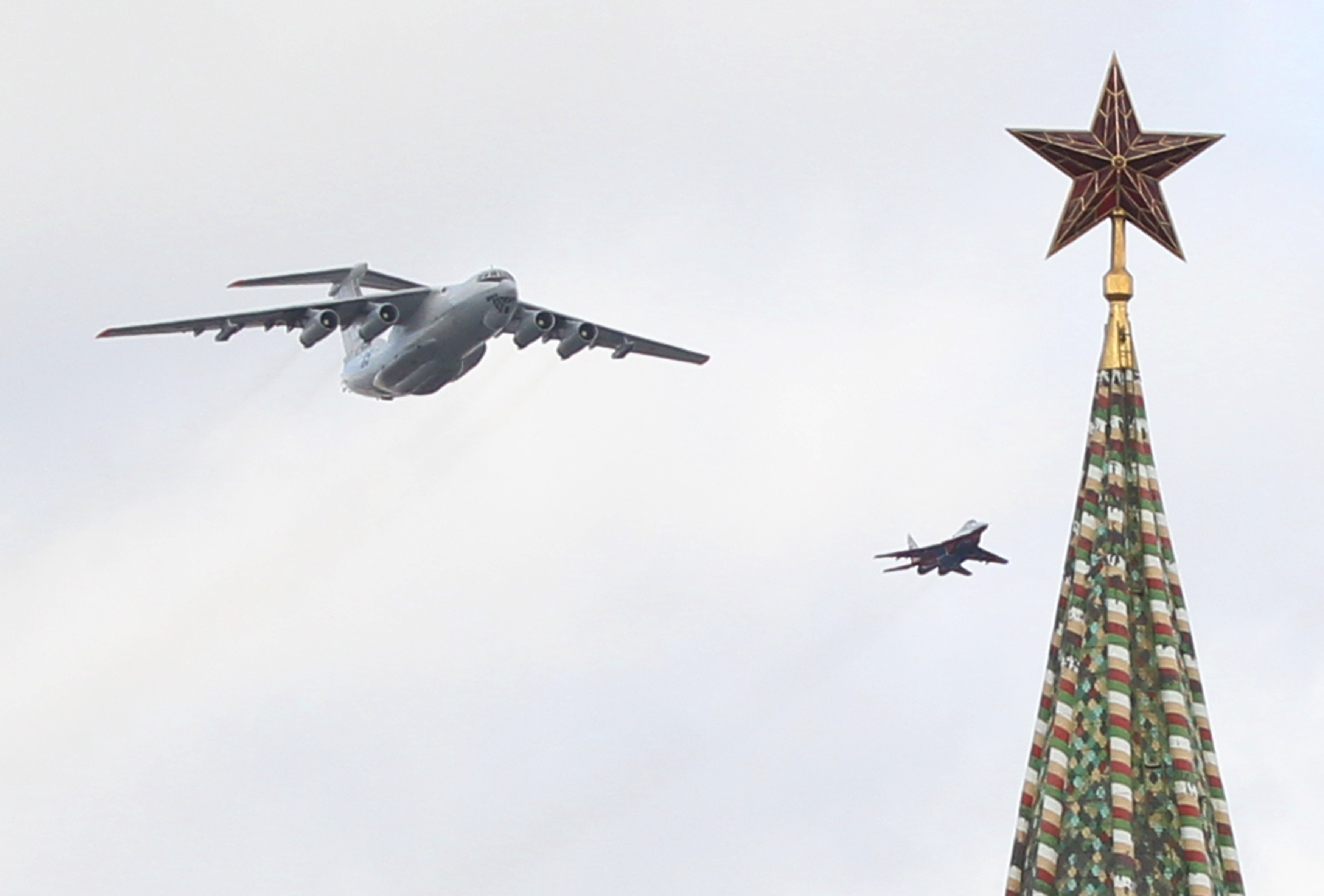 Russia Plans to Send Message by Flying Nuclear ‘Doomsday’ Plane at Parade – Newsweek