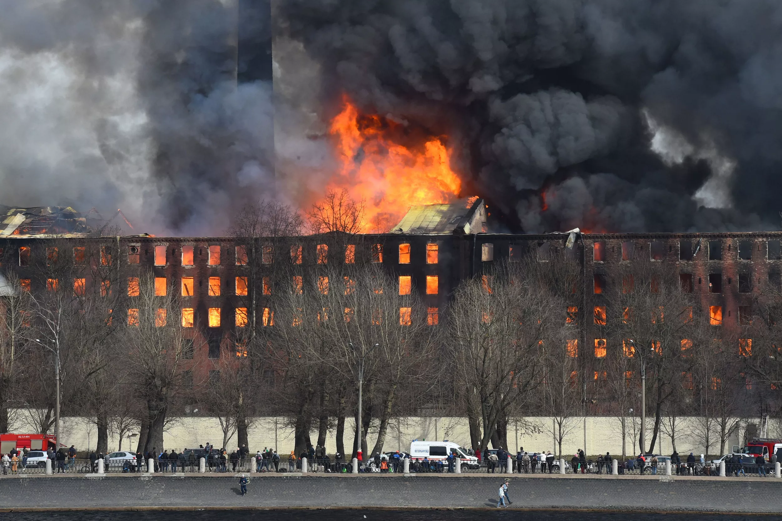 Fire Engulfs Aviation College in Russian Town Hit by Blast Days Earlier - Vimarsana News