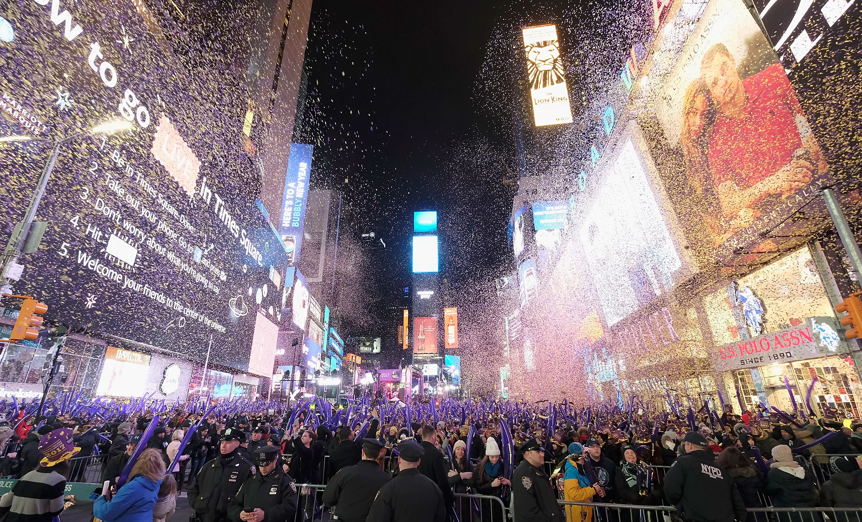 Times Square to Plymouth Rock: The Internet's Worst Tourist Stops - Vimarsana News