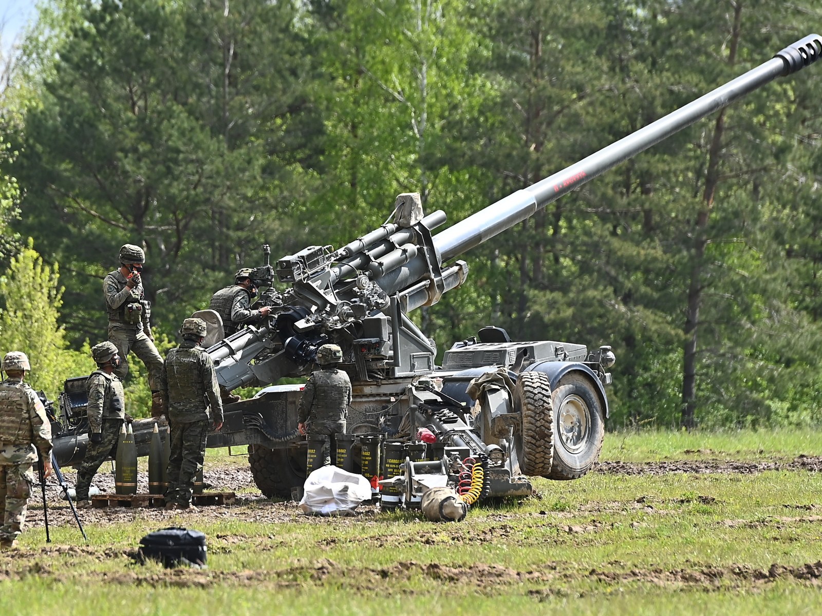 How American M777 Howitzers Could Turn the Tide of Ukraine War