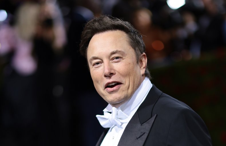 Elon Musk attends The 2022 Met Gala 
