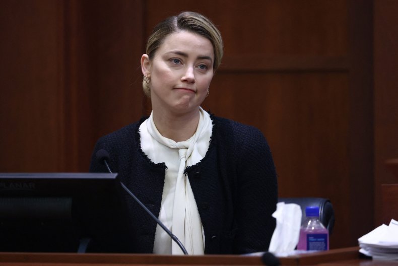 Амбър Хърд свидетелства в процеса за клевета