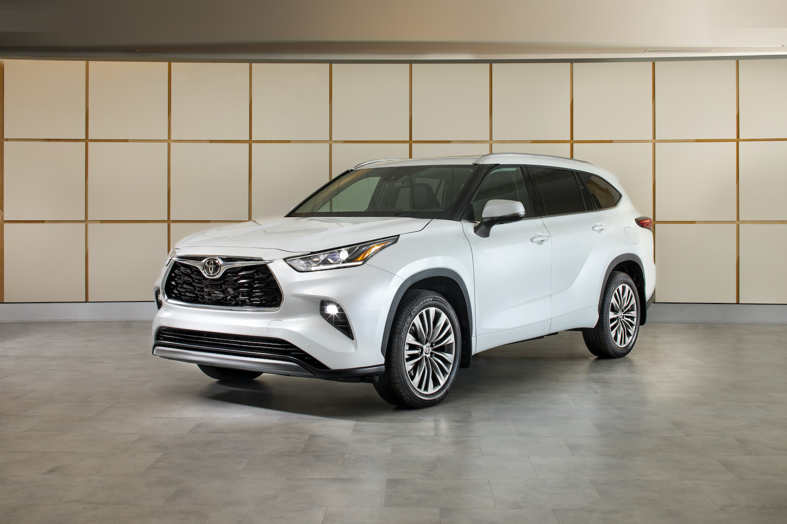 2023 Toyota Highlander Gets a Turbocharged Engine, New Screens, New Liftgate
