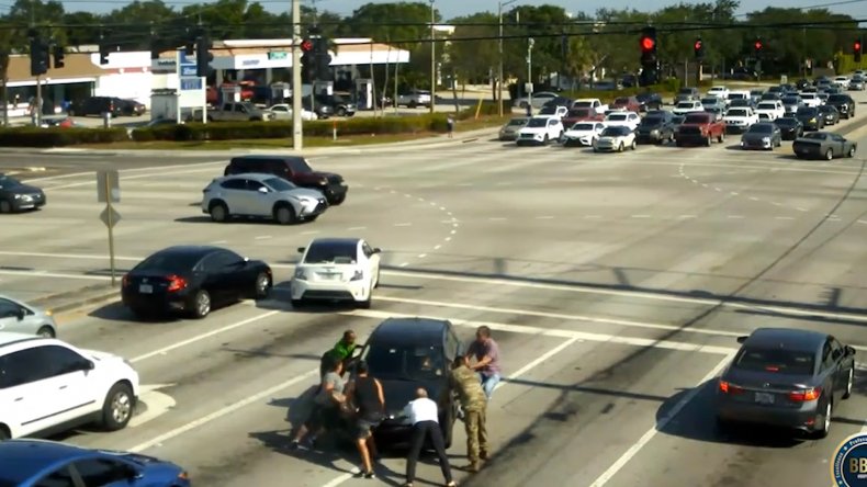 Good Samaritans help driver (FOR VIDEO)