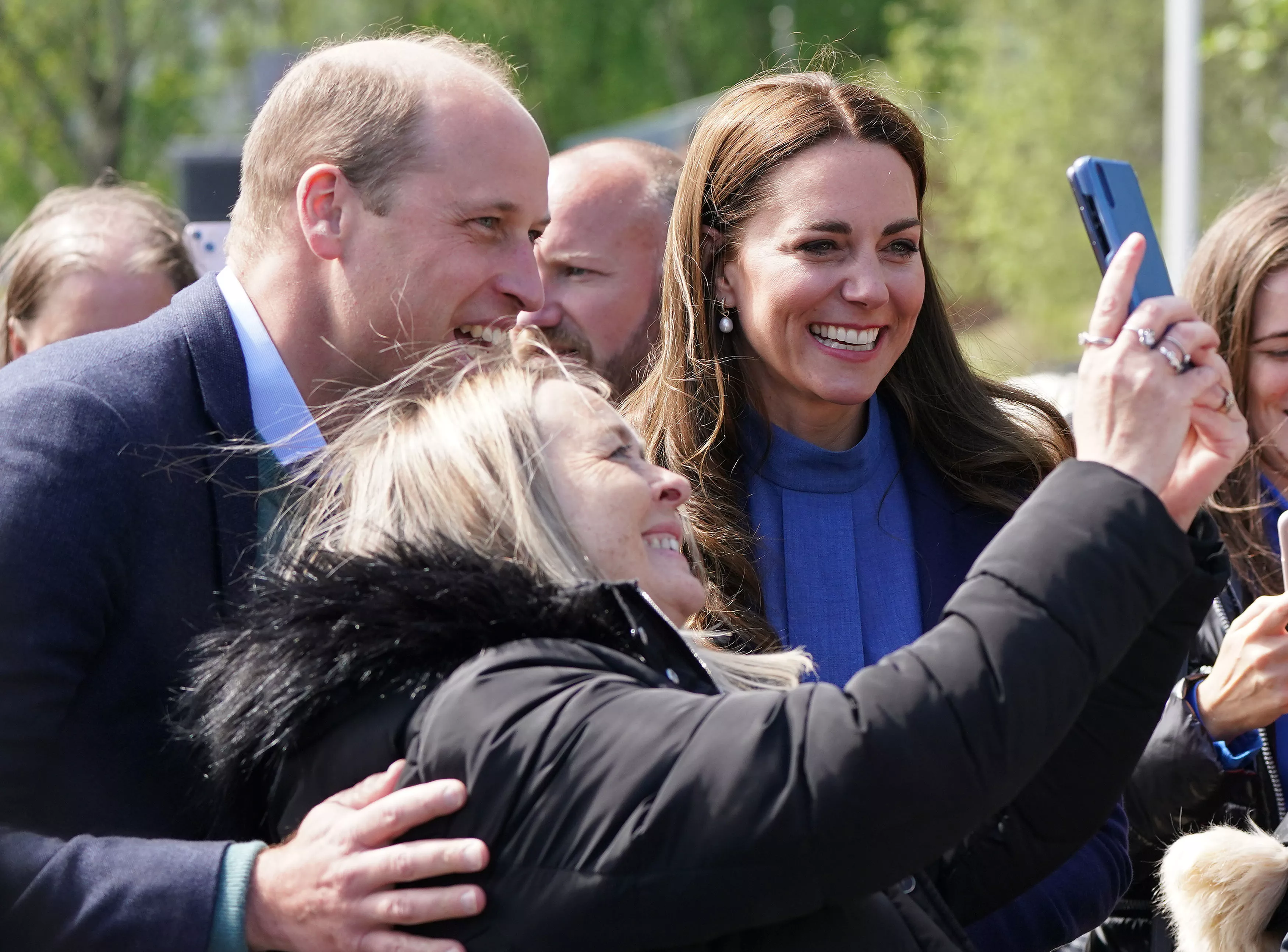 Prince William Praised for Hugging Man in Echo of Meghan Markle Debate - Vimarsana News