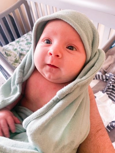 Julie Heglund Gives Baby Jeremiah Formula Julie Heglund Gives Baby Jeremiah Formula