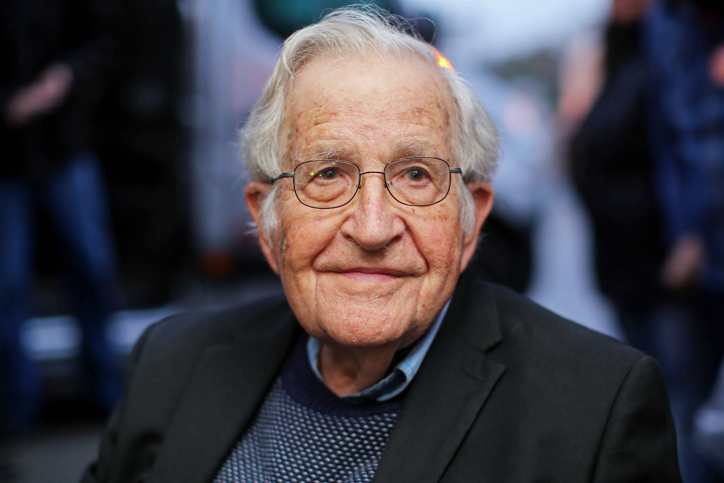 Noam Chomsky Says Ukraine Desire for Heavy Weapons Is 'Western Propaganda'