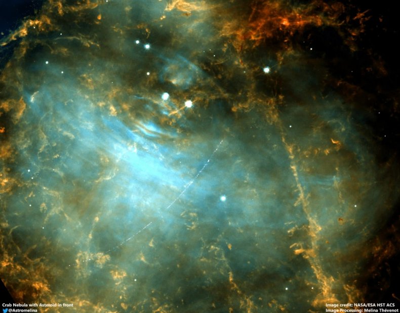 pNesta observação do Hubble feita em 5 de dezembro de 2005, o asteroide 2001 SE101 do Cinturão Principal passa em frente à Nebulosa do Caranguejo.  (NASA, ESA HST, Melina Thevenot/Zenger)/p