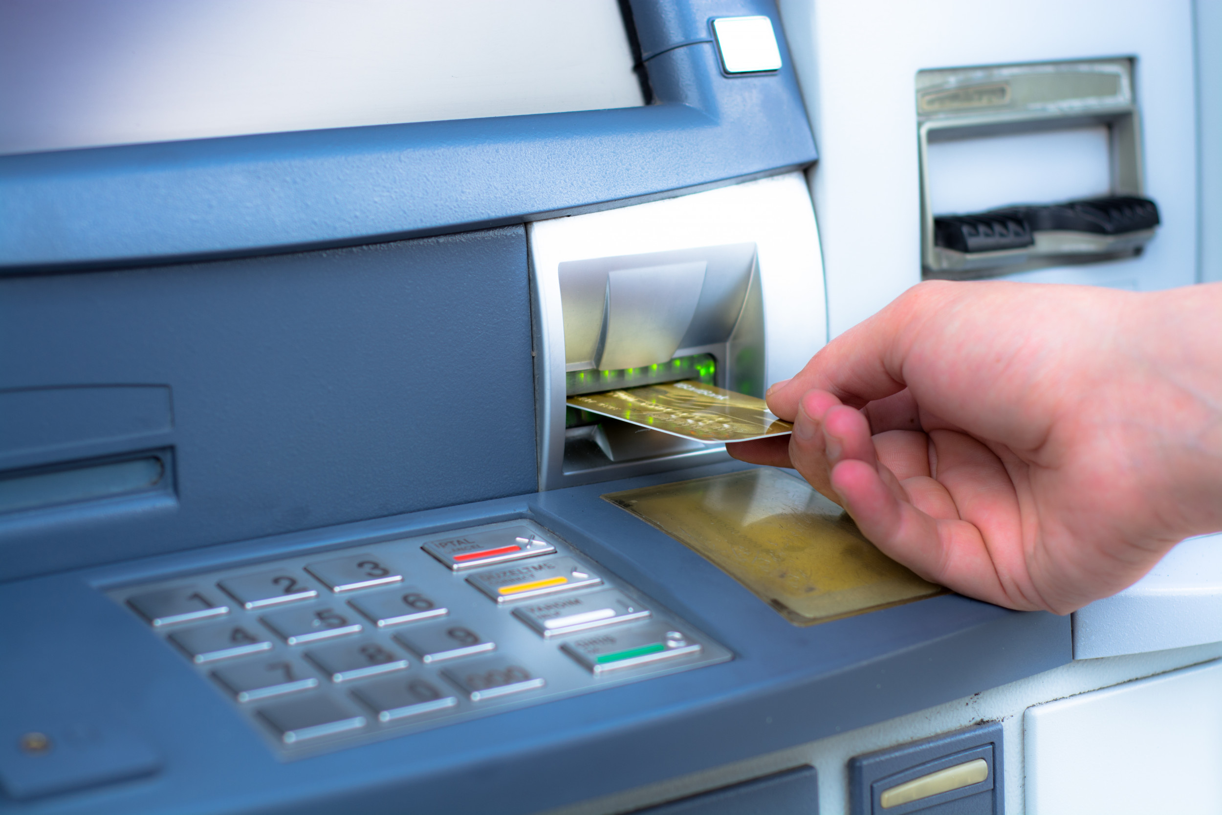 Man Shows How To Spot Camouflaged ATM Skimmer In Viral Clip Newsweek