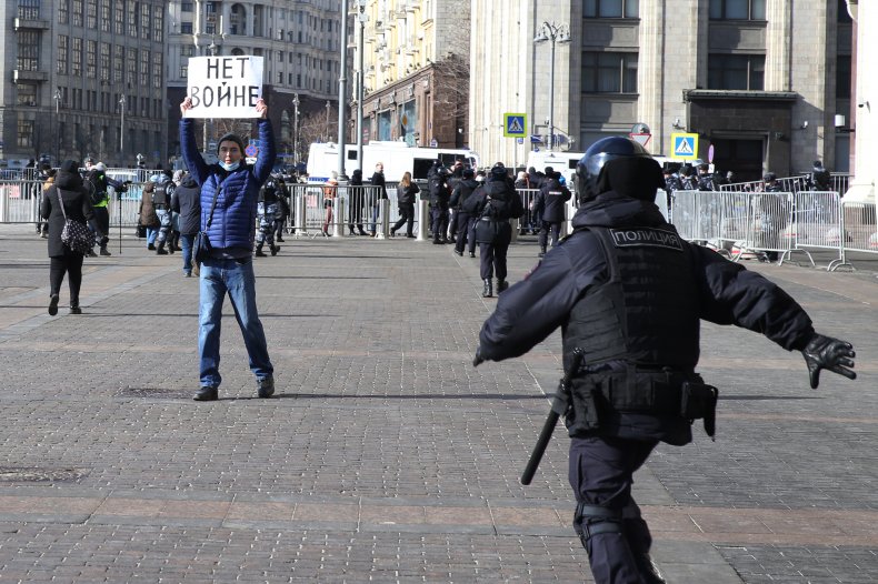 Russian police arrest war protester in Moscow