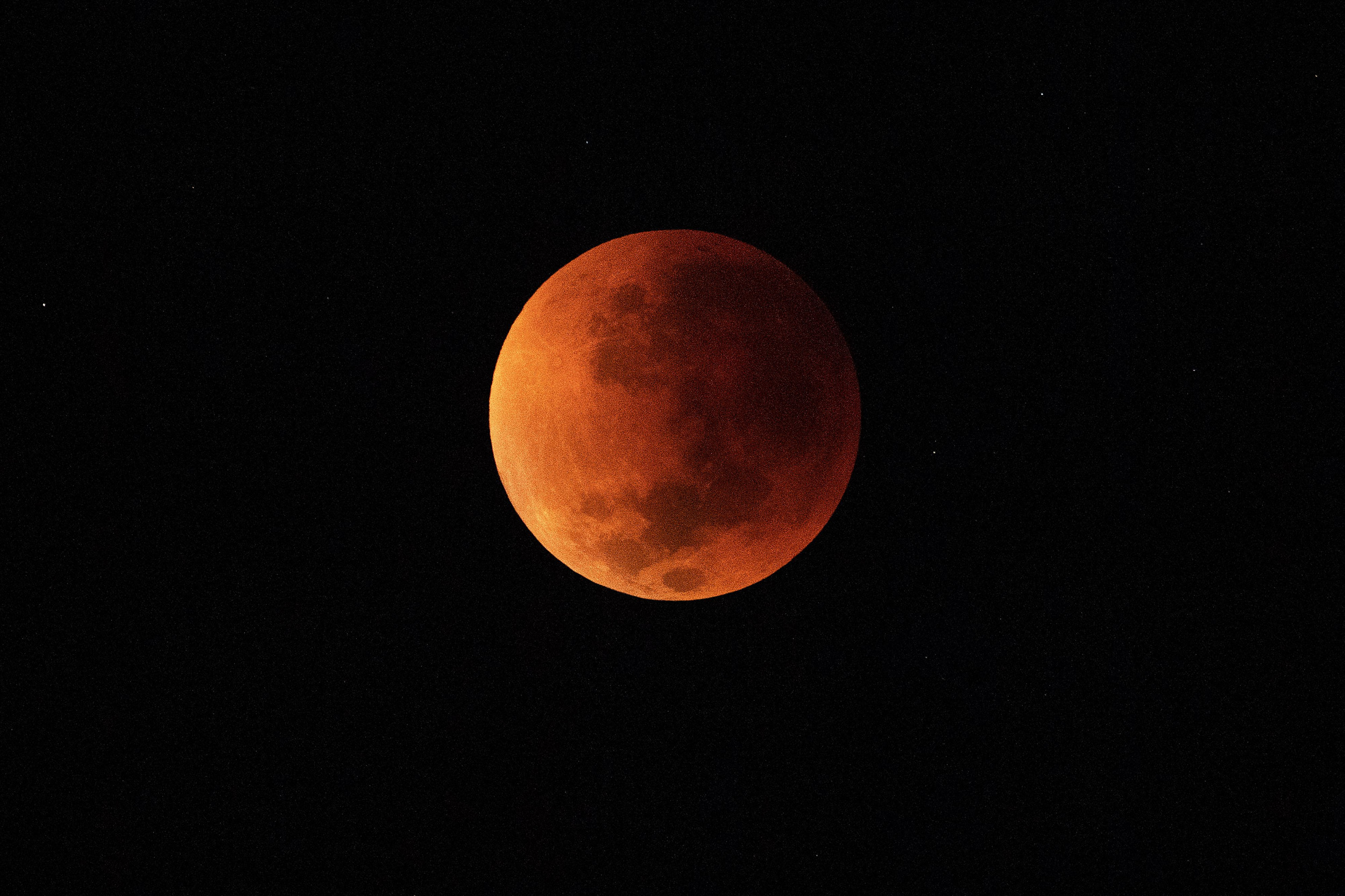 Lunar Eclipse Pictures: Super Blood Moon 2022 In Photos Around The ...