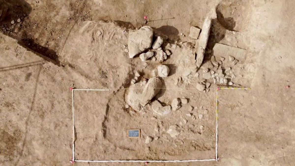 Excavation in Mont'e Prama of Cabras Sardinia