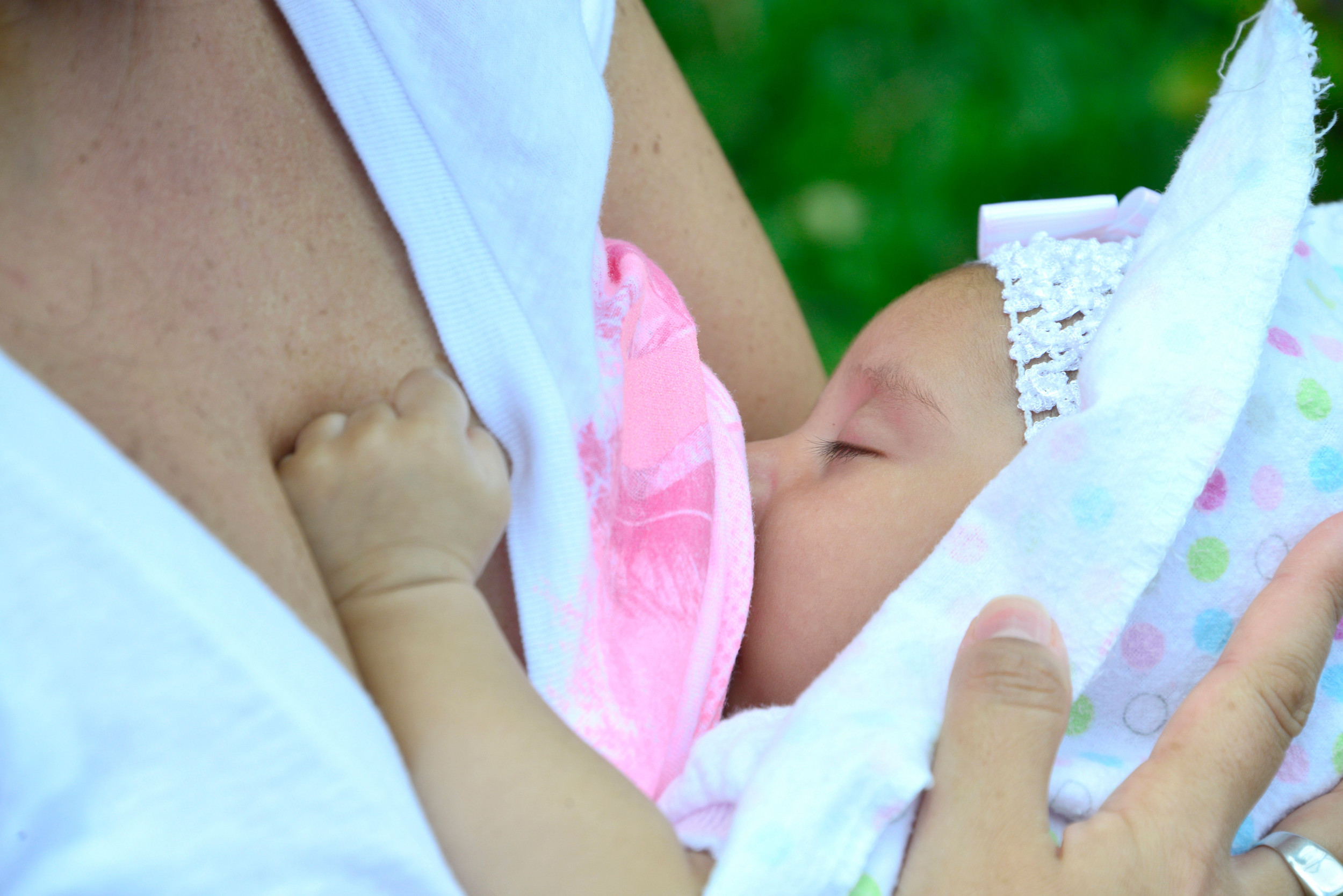 How To Give Breast Milk To Newborn Baby