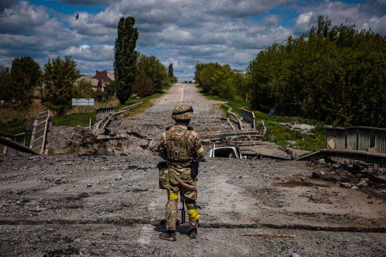 Ukrainian Soldier Destroys Bridge Near Kharkiv Offensive