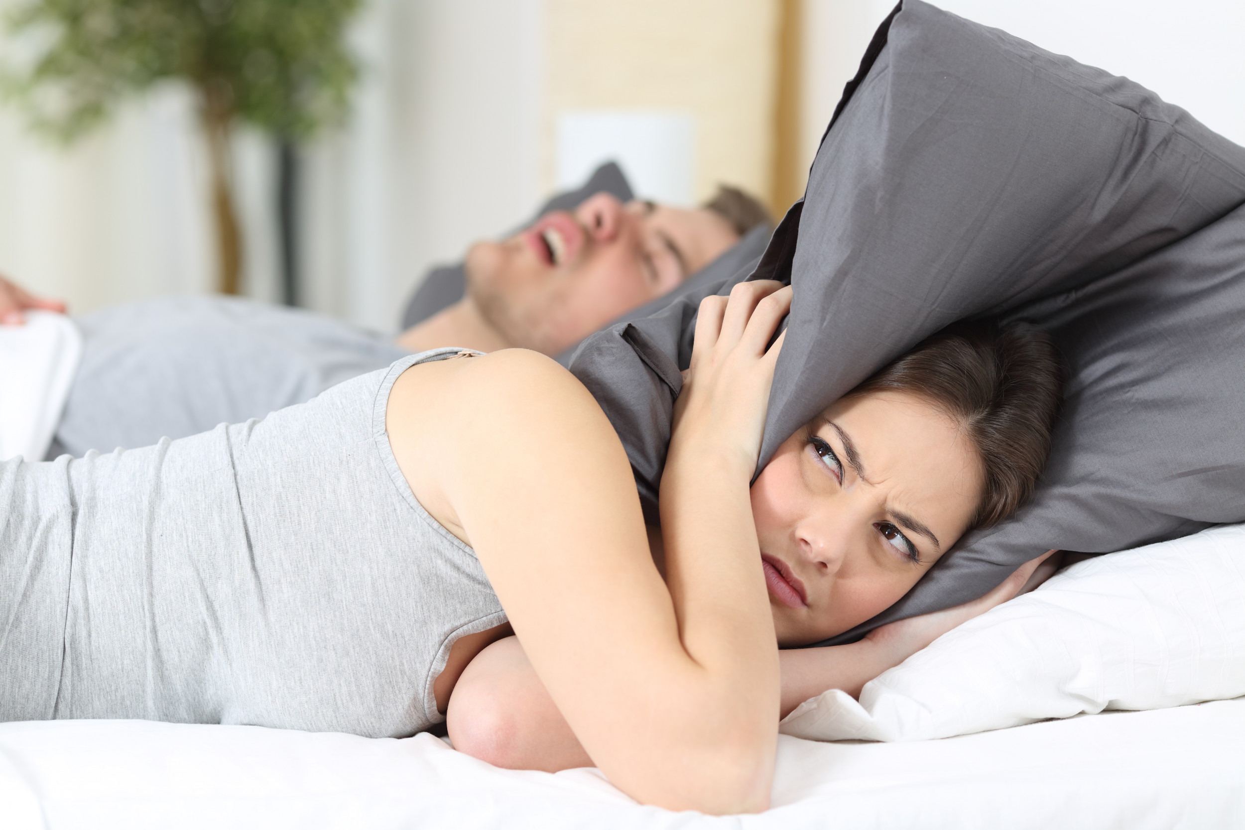 Wife Who Wants to Sleep in Separate Bed From Husband Praised Be Selfish