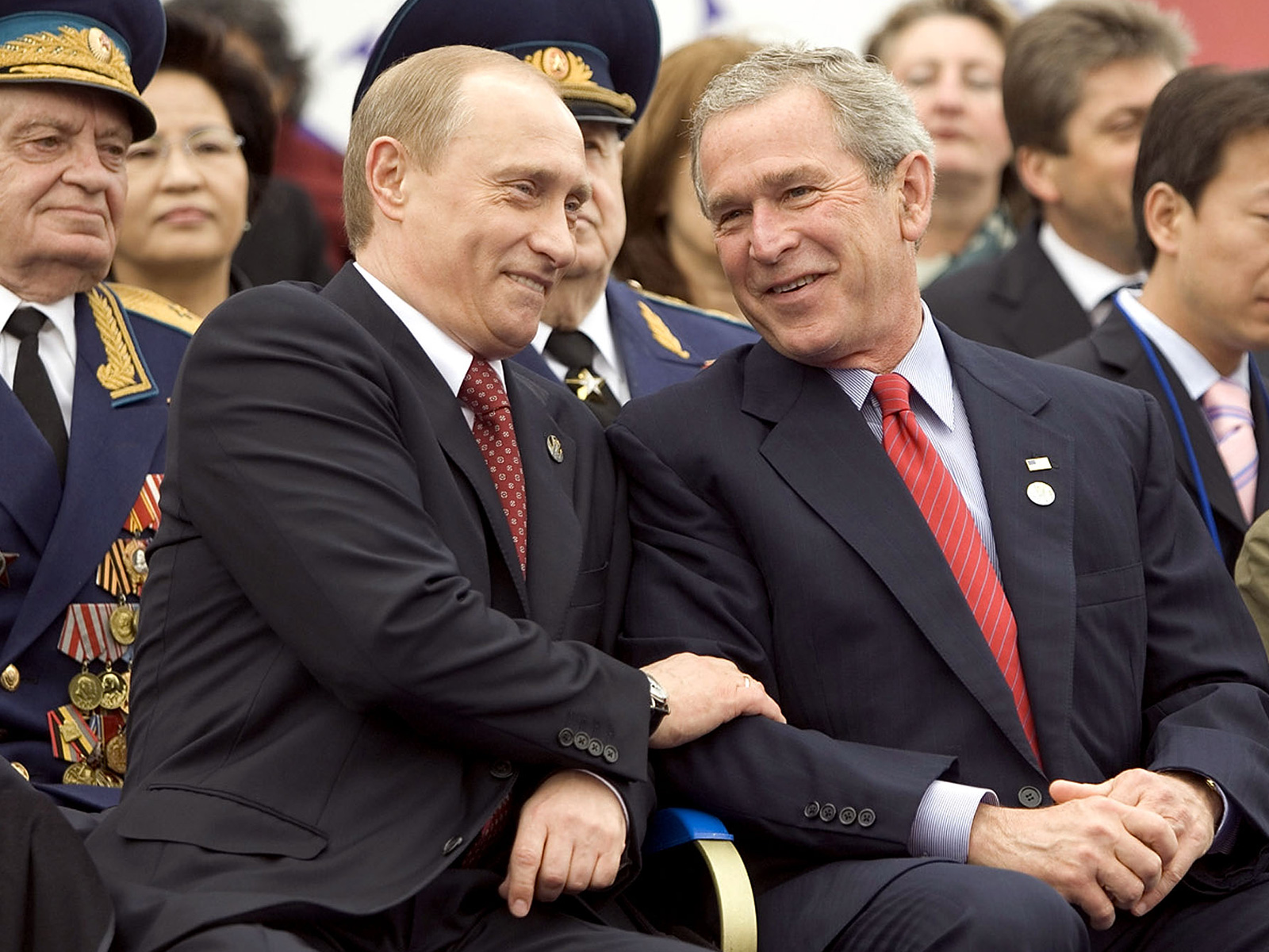 Джордж Буш на параде Победы в Москве