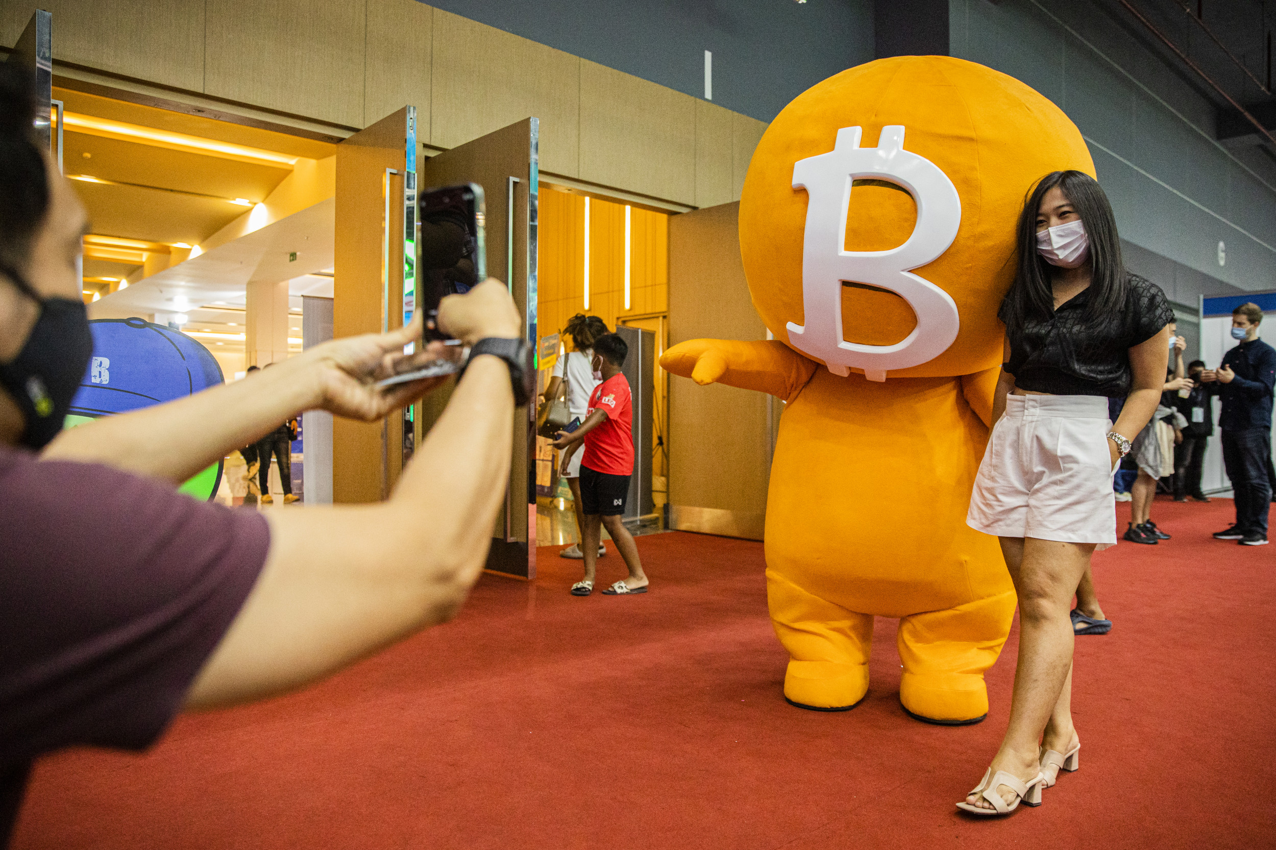 Is Bitcoin an inflation hedge? Cryptocurrency experts weigh in