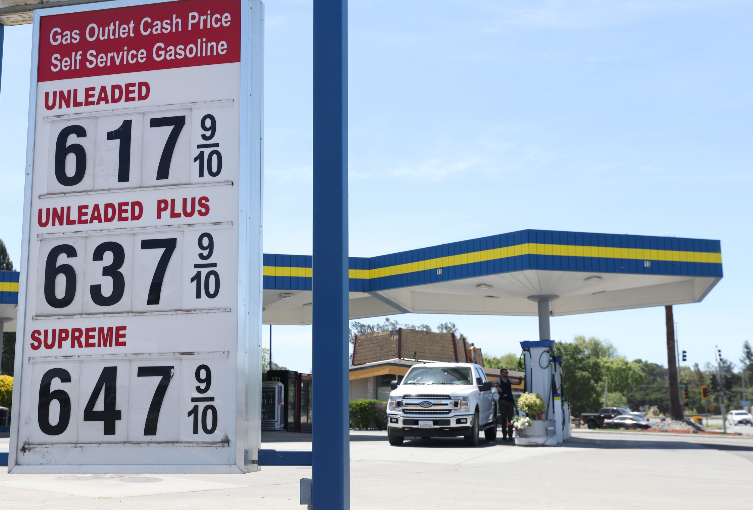 Half of Americans See Gas Price Rise by 50c per Gallon in Only a Month