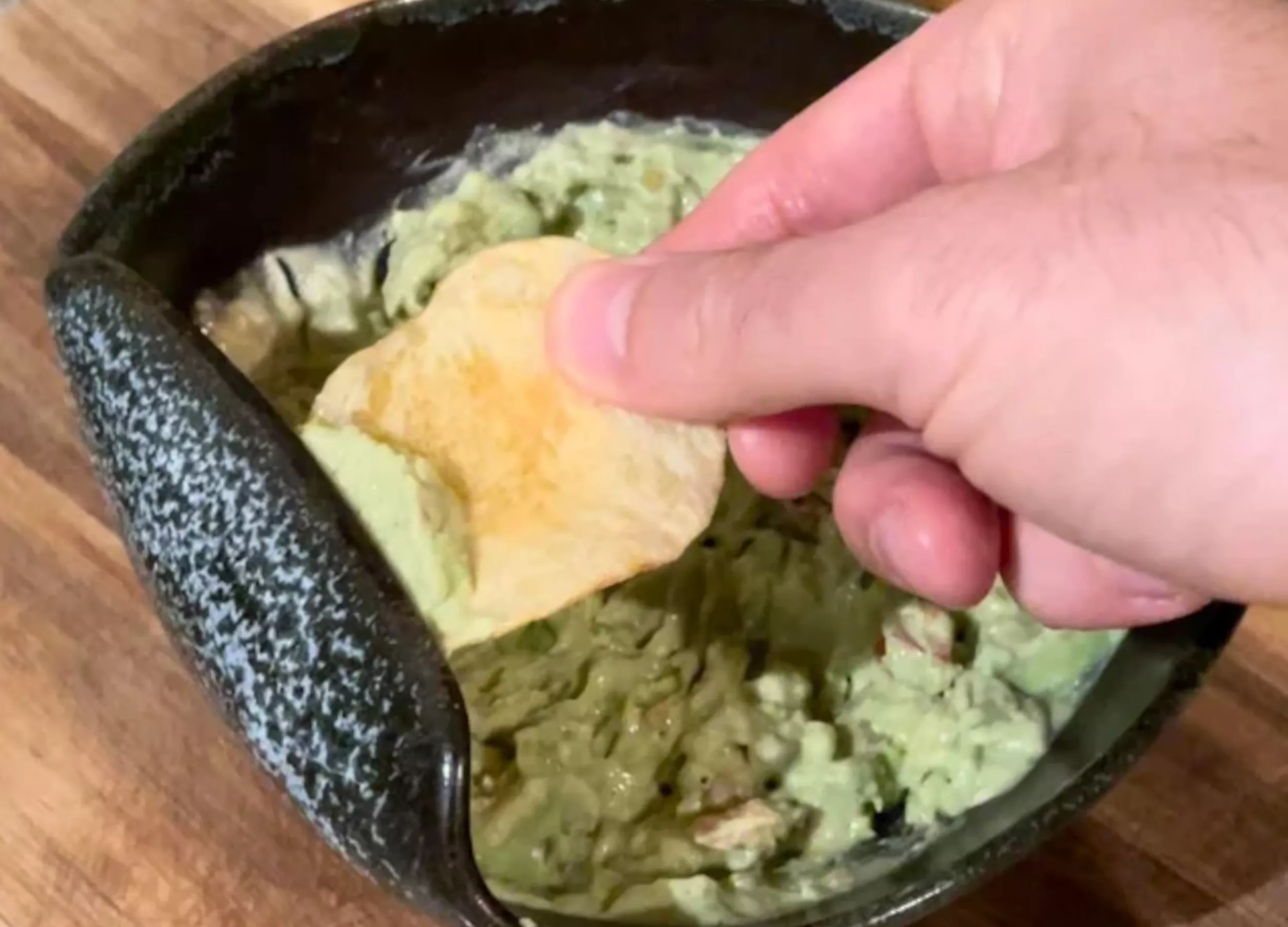 Internet Obsessed With Man Inventing Clever Chip and Dip Bowl Hack: 'Hero' - Vimarsana News