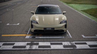 2022 Porsche Taycan GTS Hockenheimring Edition 2022 Porsche Taycan GTS Hockenheimring Edition