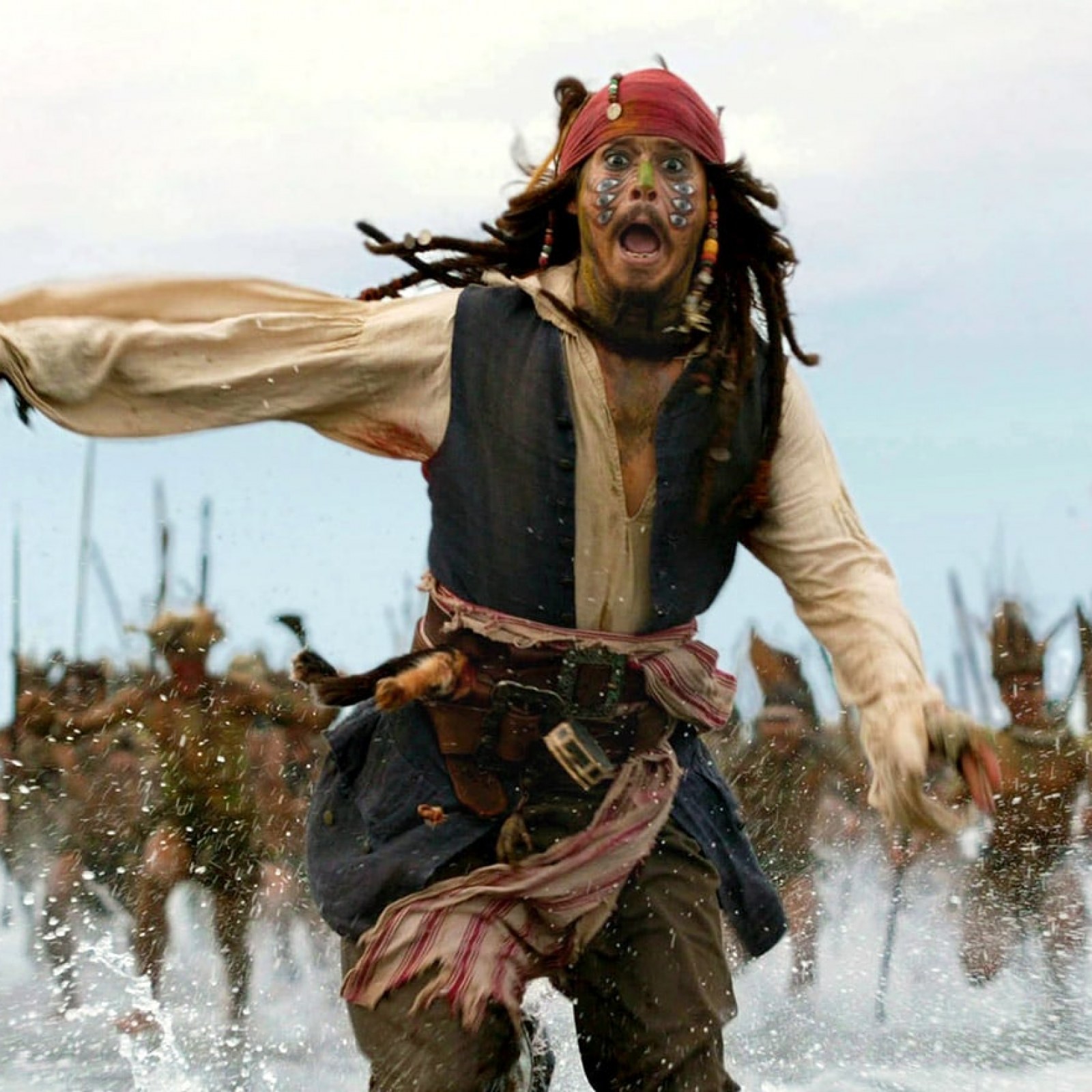 Hilariously Perfect': Fans Recreate Johnny Depp's Captain Jack Sparrow Run