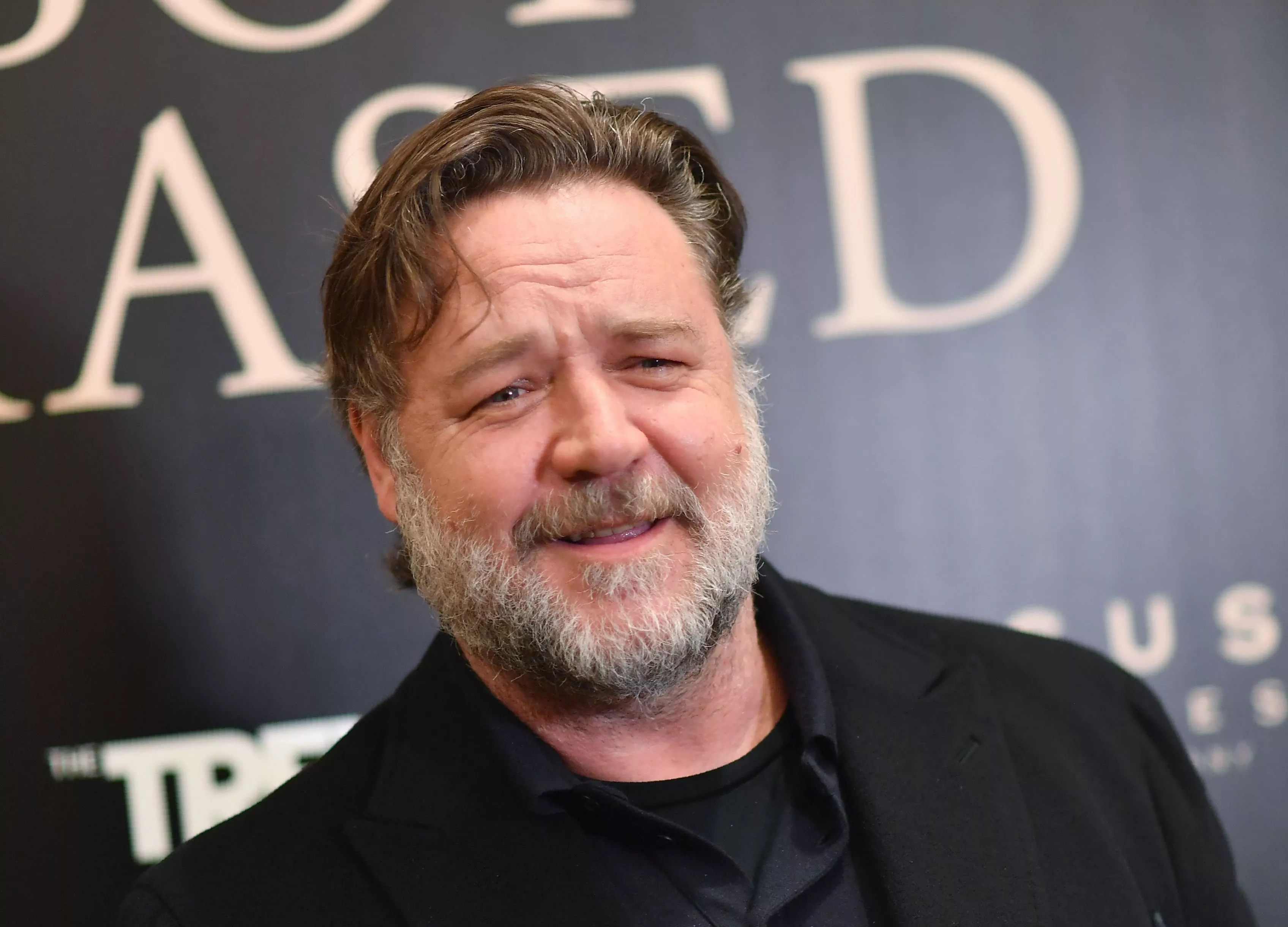 Fans Split Over Russell Crowe's Zeus in 'Thor' Trailer: 'Made Him a Joke' - Vimarsana News