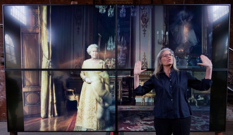 Annie Leibovitz Queen Elizabeth II Potoshoot