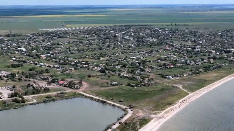 Ukraine coastal village Russian tank targeted