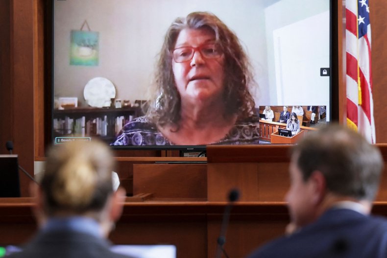 Witness Says She Saw Heard at Airport