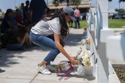 Meghan Markle visits memorial Meghan Markle visits memorial