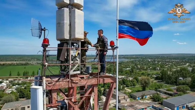 Russians seize Ukrainian radio station