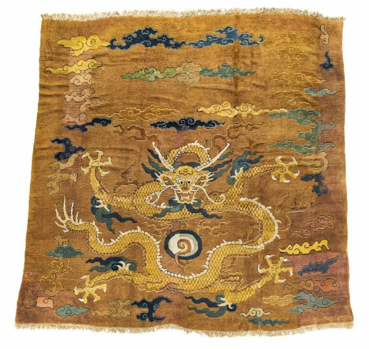 Royal Ming Dynasty Chinese Carpet Sold in Boston for $324,500 - Vimarsana News