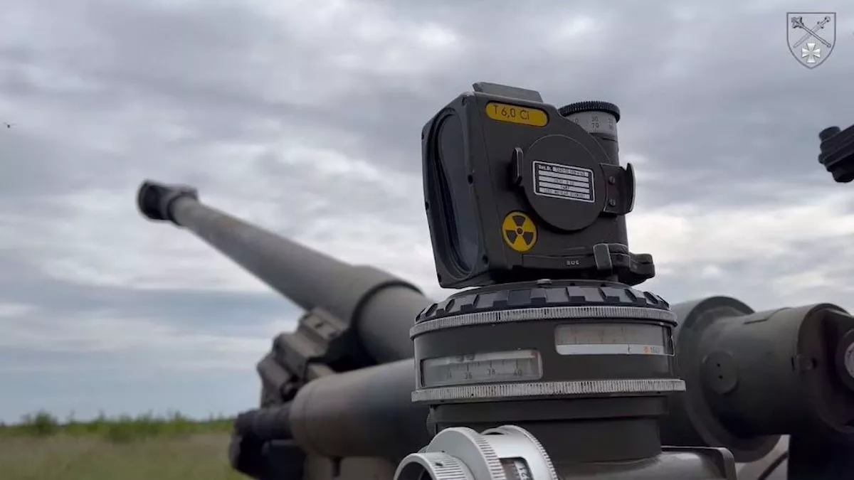 Ukrainian Troops Get Acquainted With British-Made Howitzer - Vimarsana News