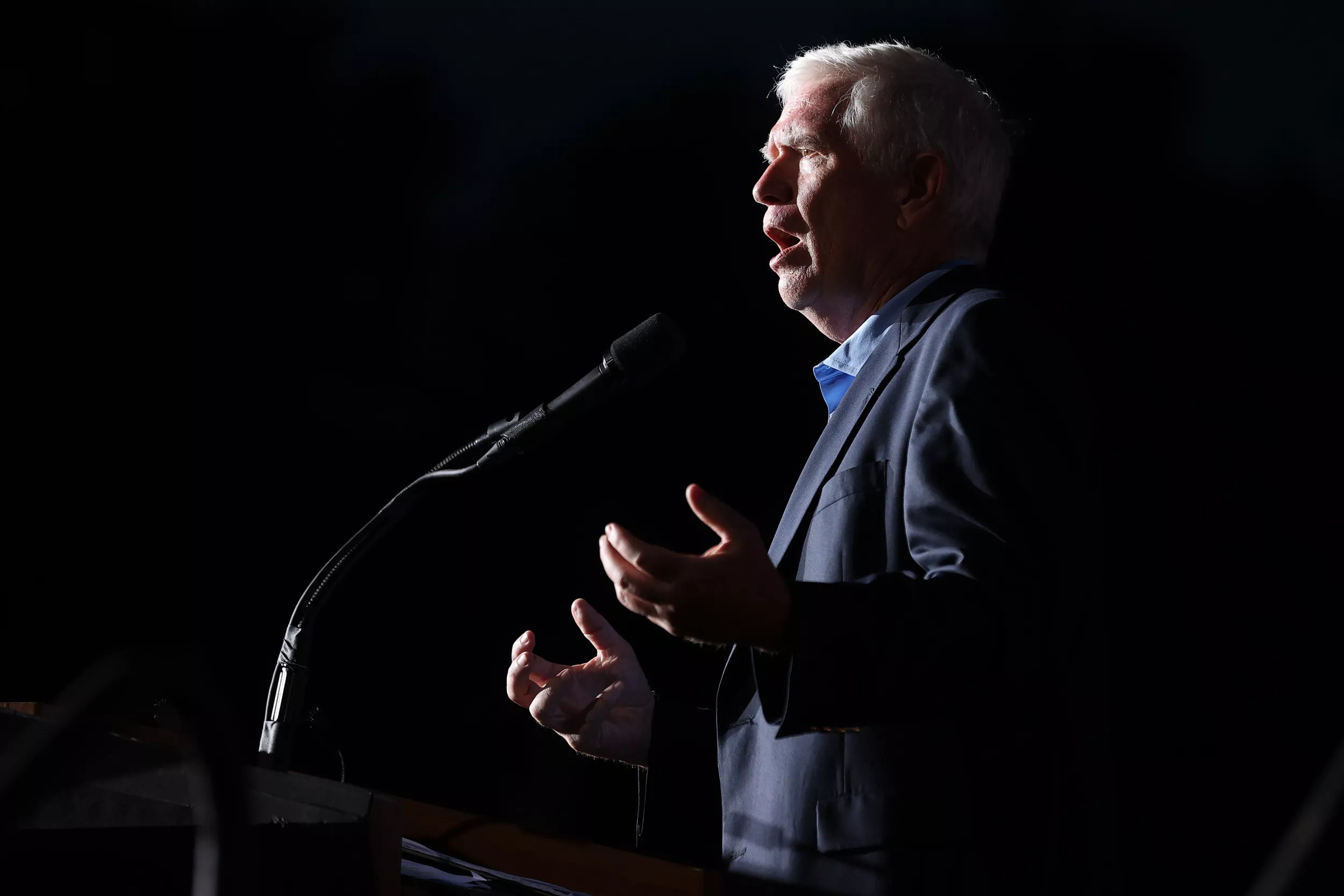 Fox News Host Confronts Mo Brooks on Voter Fraud Claims in Tense Interview - Vimarsana News