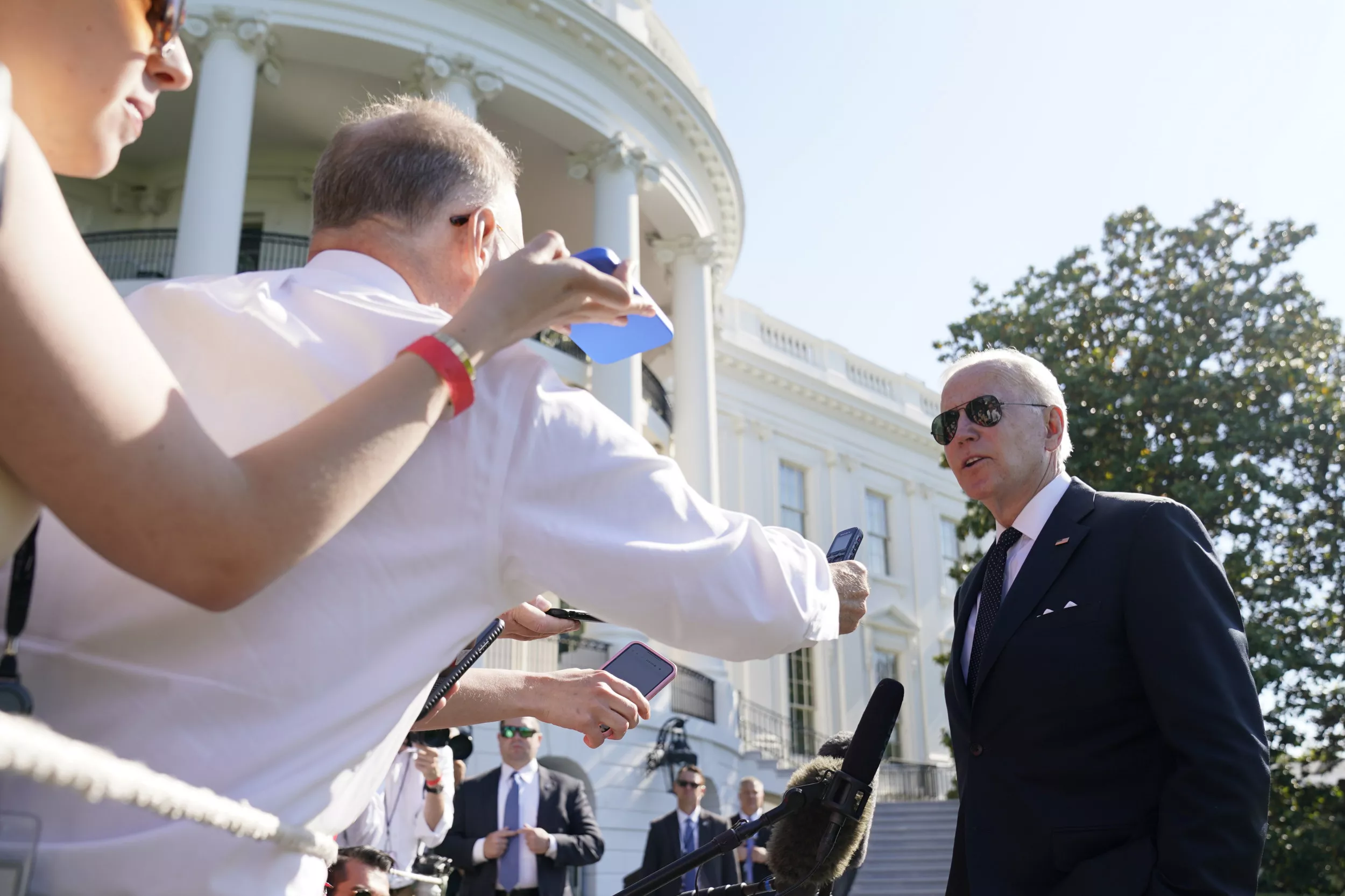 White House Walks Back Biden Ruling Out Rockets for Ukraine - Vimarsana News