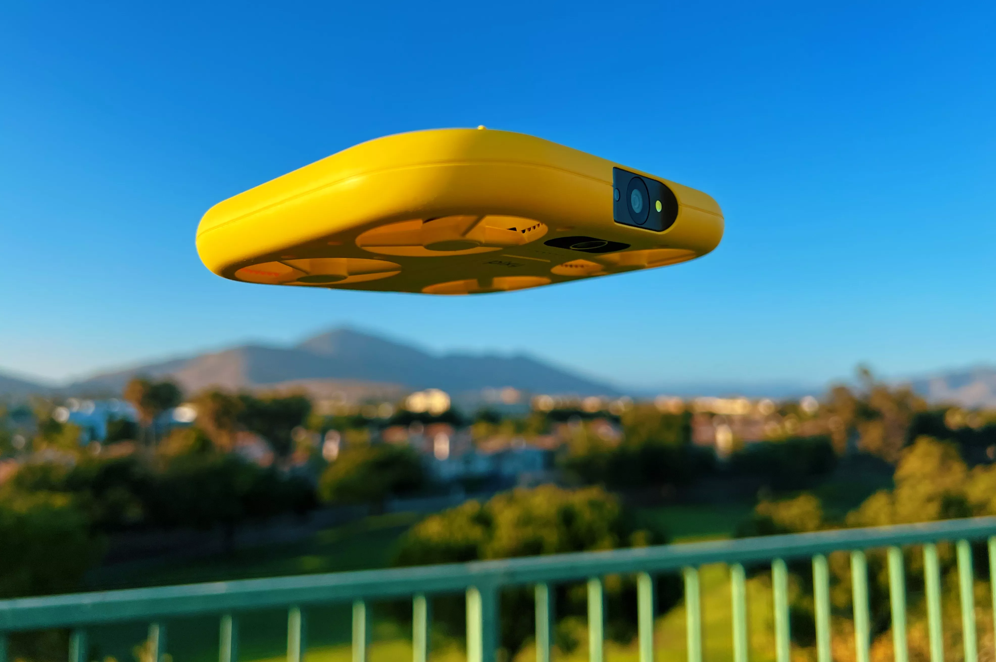 Hands-On: Pixy Selfie Drone From Snapchat Maker Is Fun (for a Few Minutes) - Vimarsana News