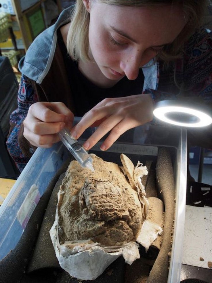 Kemune site artifact restoration