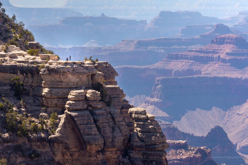 Photographer Snaps Grand Canyon Wedding Proposal, Wants To Give Pic to Them
