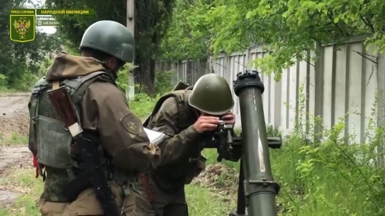 Mortarmen fire at Ukrainian targets