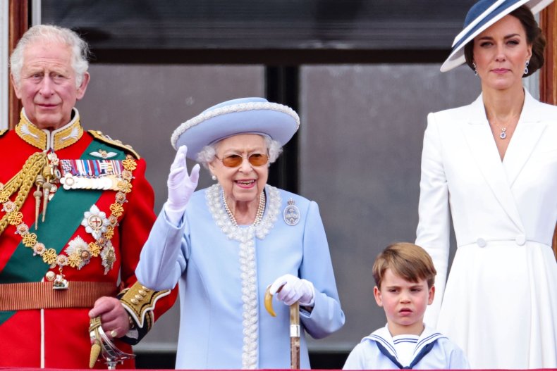 Queen, Kate and Louis on Balcony