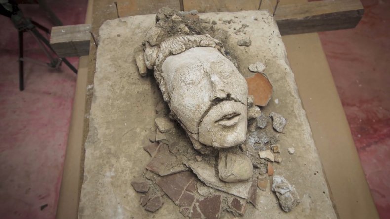 Mayan stone head found in Mexico