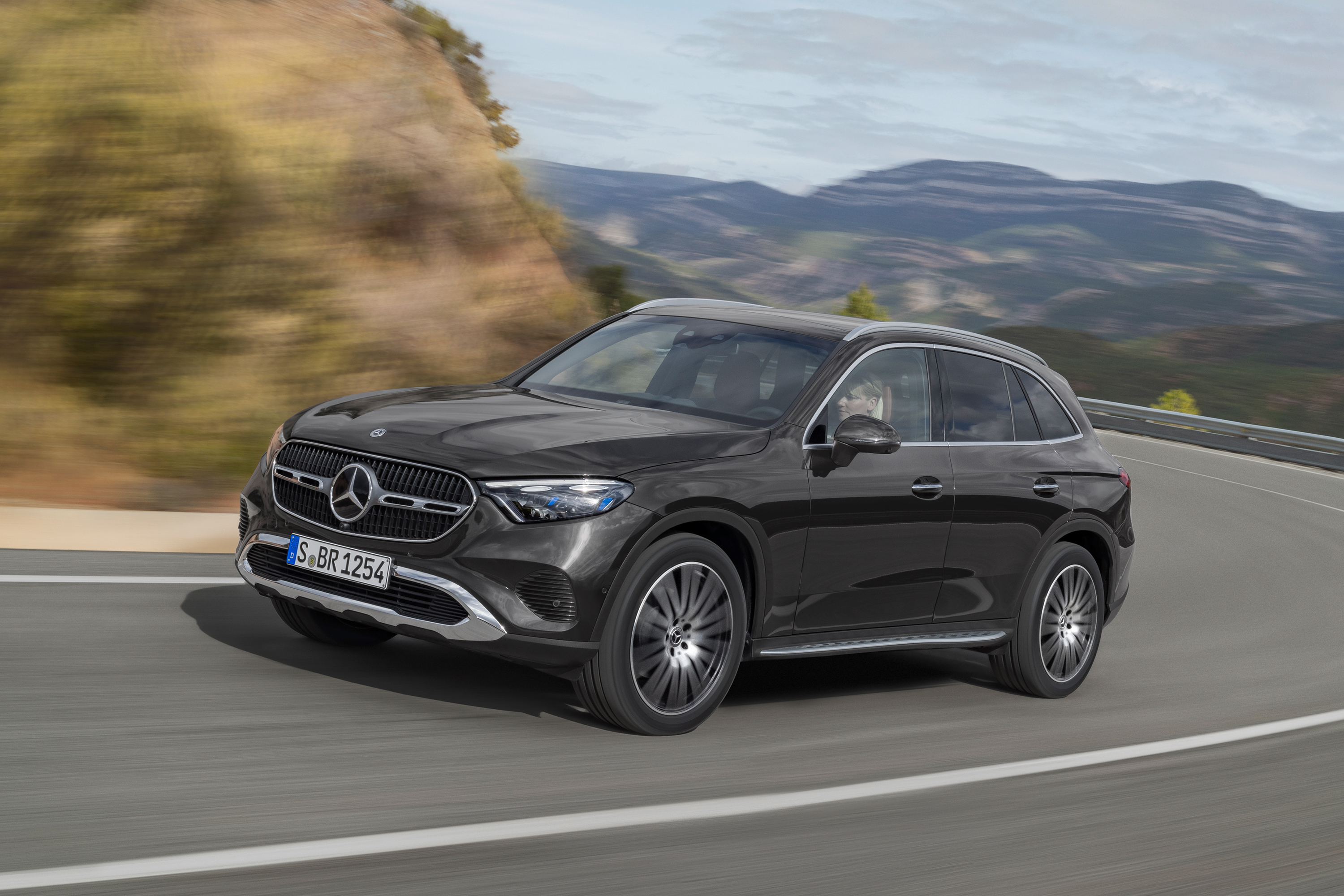 2023 Mercedes-Benz GLC SUV Gets Roomier, More Efficient and Electrified