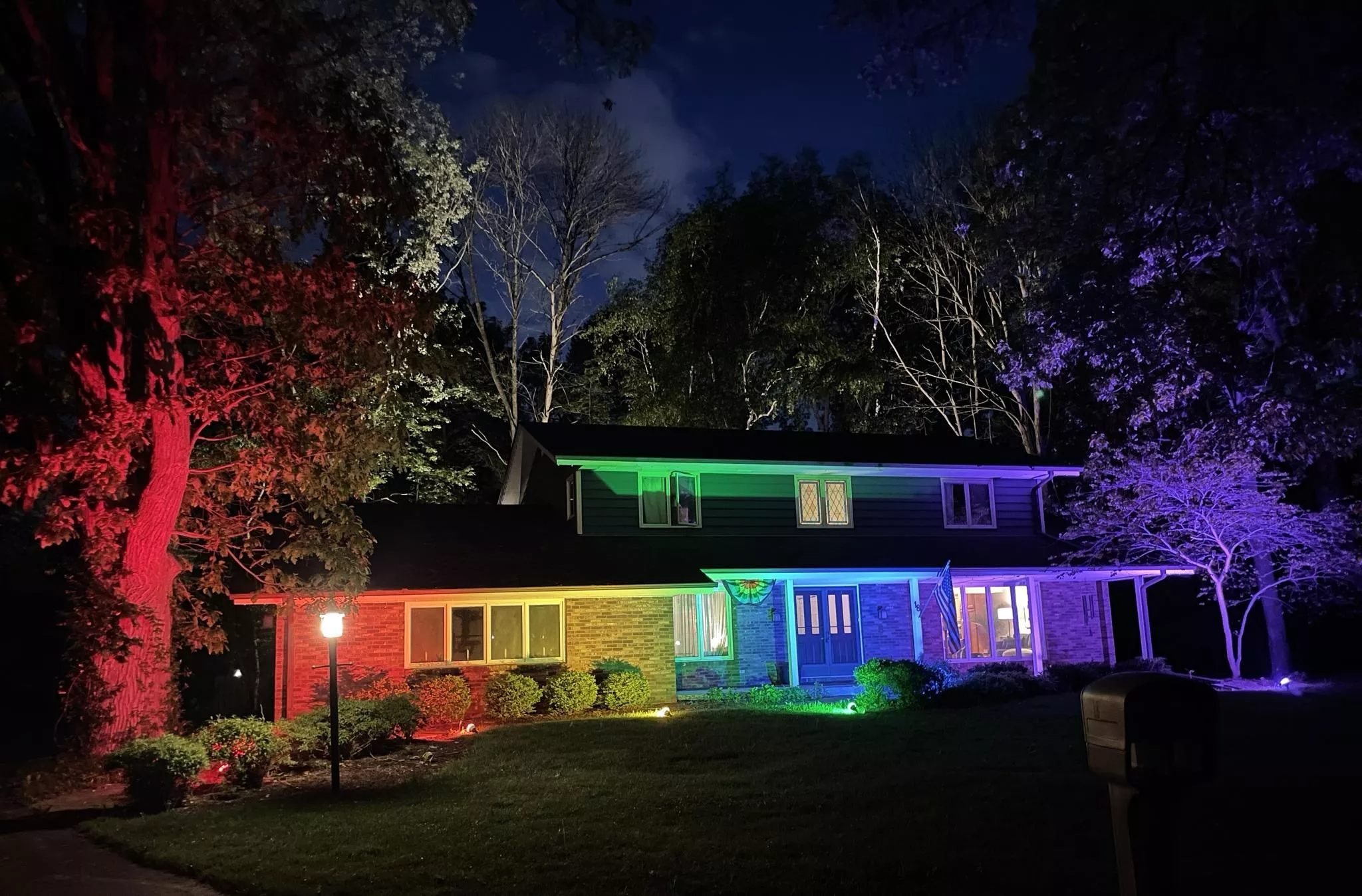 Couple Covers Home in Rainbow Lights After HOA Removes Pride Flag - Vimarsana News