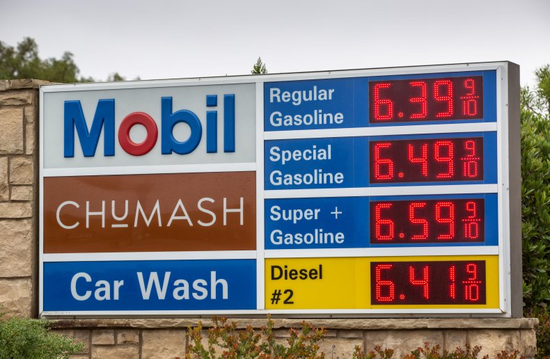 Gas prices at Mobil station 