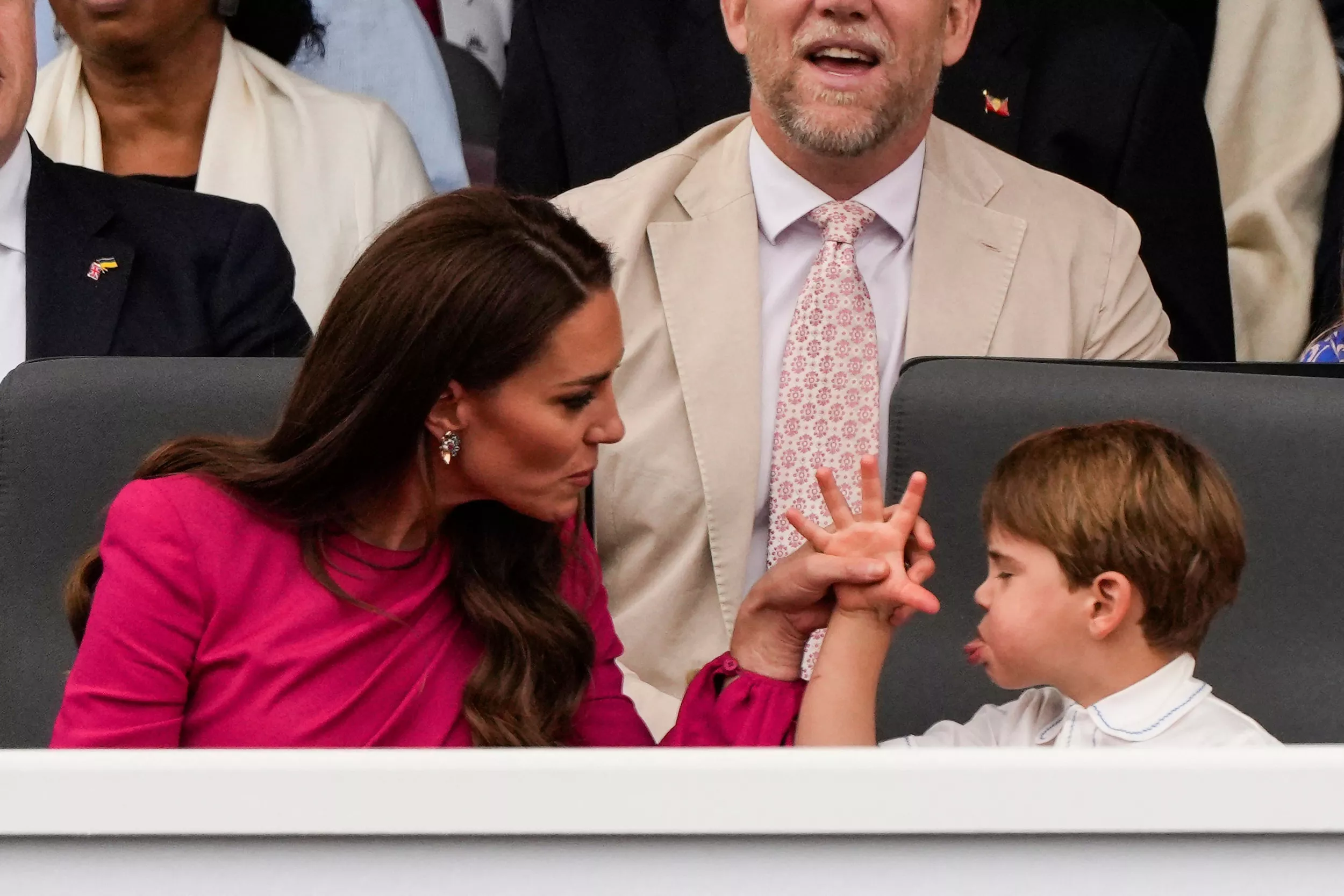 Clip of Prince Louis Shushing Mom Kate at Jubilee Sparks Media Debate - Vimarsana News