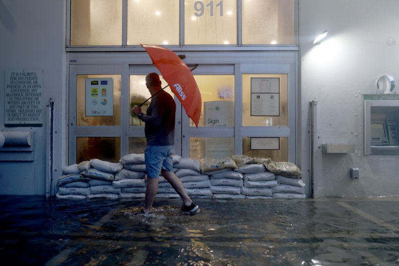 Sandbags flooding Florida