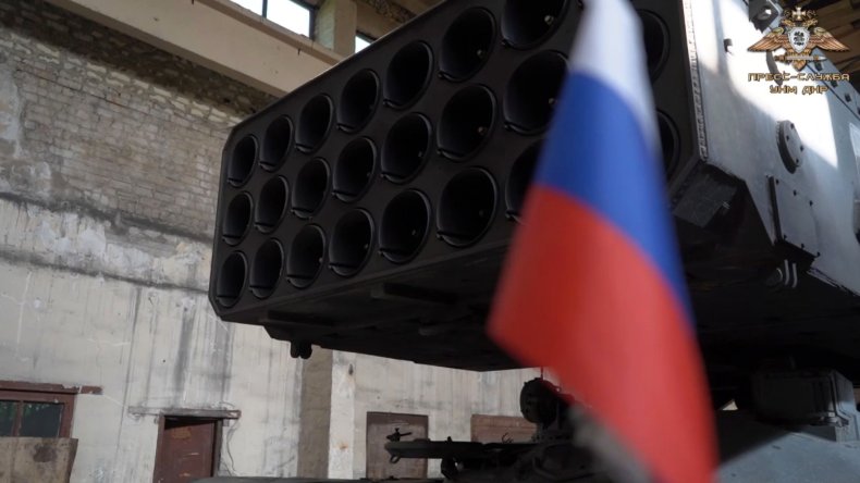 DPR forces hit Avdiivka with thermobaric missiles