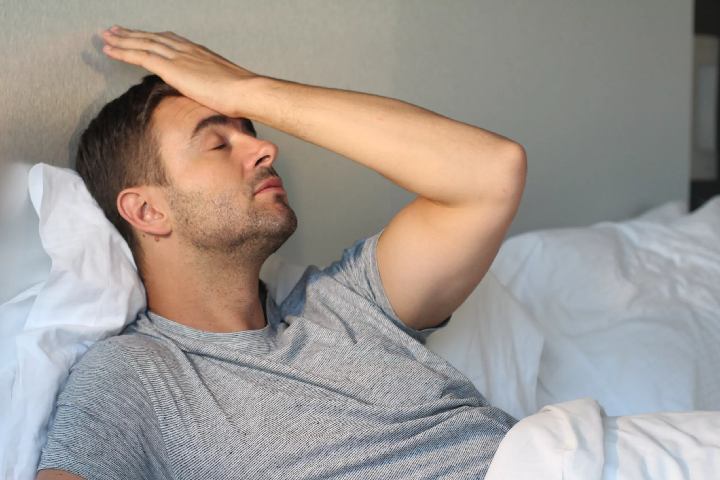 What Causes Night Sweats In Men And When to Be Concerned - Vimarsana News