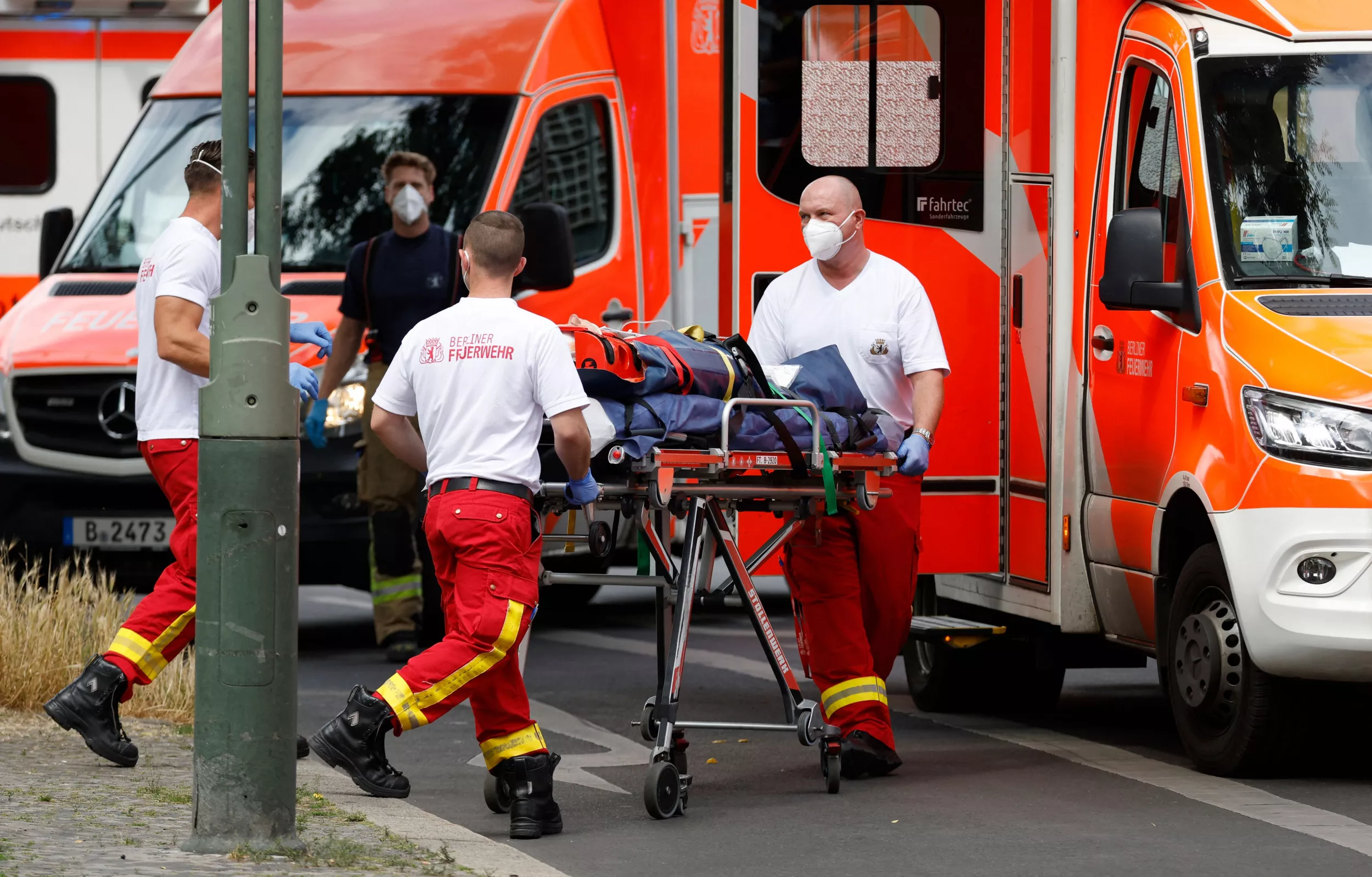 John Barrowman Reports 'Dead Body' at Berlin Car Crash Scene - Vimarsana News